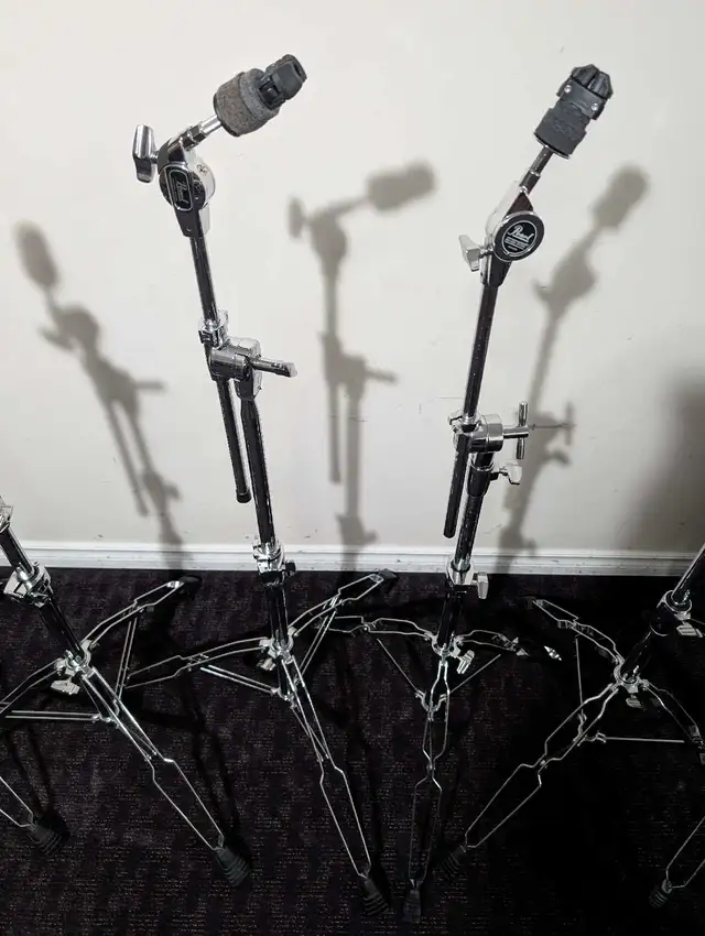 Pearl. 6 cymbal boom stands, all in like new condition. in Drums & Percussion in Oshawa / Durham Region - Image 4