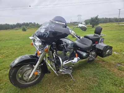 Posting for my dad a 2008 suzuki boulevard 1500cc in good condition for info call 506 481-1017 Donal...