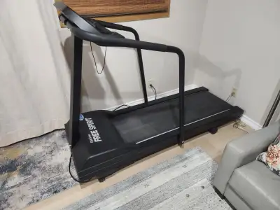 Treadmill in great condition. Used little, like new.