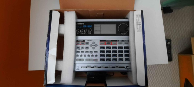 Boîte à rythme et multi-effets Boss DR-880 dans Matériel audio professionnel  à Ouest de l’Île - Image 4