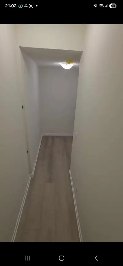Bright Studio Basement for Rent – Private Entrance – Move-In Ready Looking for a clean, comfortable,...