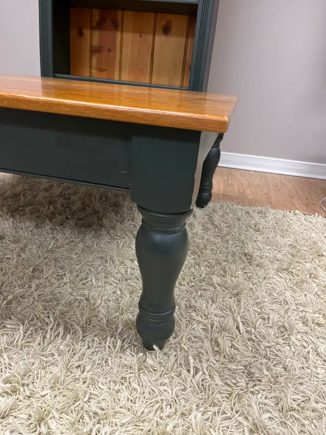 Table in Bookcases & Shelving Units in Sarnia - Image 6