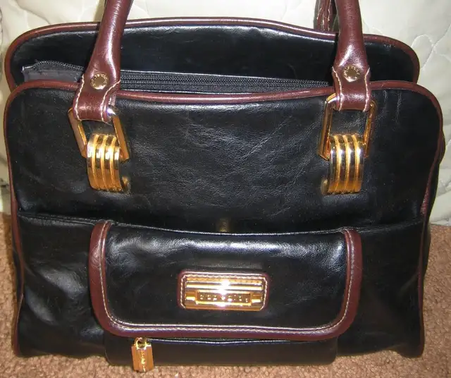 (DFU-053) WOMAN'S   HAND BAG   CAPEZIO in Women's - Bags & Wallets in City of Toronto - Image 5