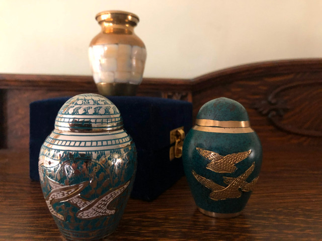 Keepsake Mini Cremation Urns with Velvet Box in Other in Muskoka