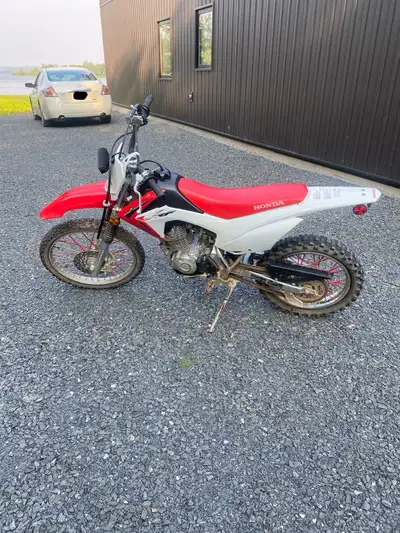 $3000 OBO 2017 Honda CRF125F Big Wheel in excellent condition. This bike is clean, well-maintained,...