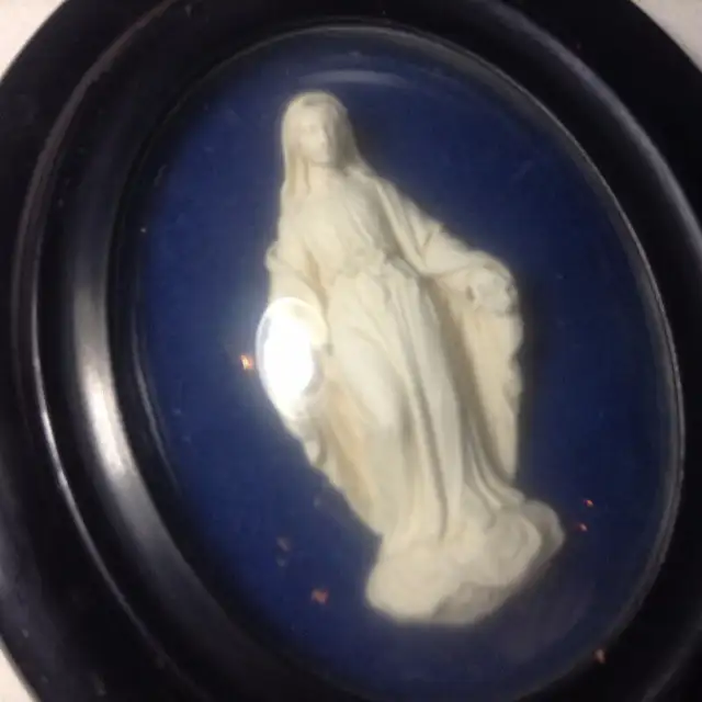 Antique Wood Meerschaum Holy Water Font in Arts & Collectibles in Vancouver - Image 4
