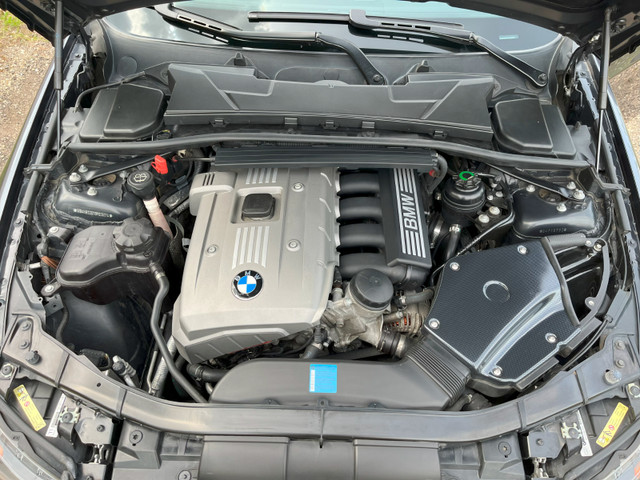 2006 BMW 330I, Low KM's, Manual, M Sport, Amazing Condition in Cars & Trucks in Grande Prairie - Image 3