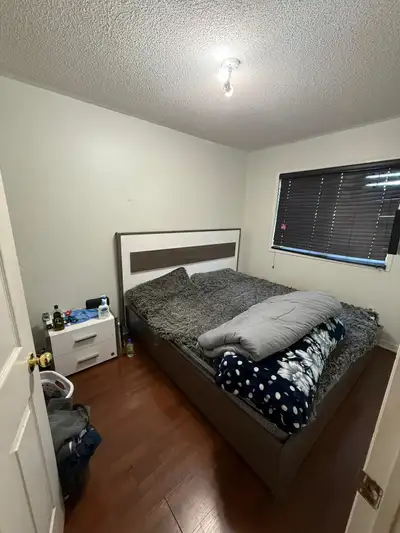 Available from 1-october-2025 $450 plus $50 utility and wifi One bedroom available in four bedroom o...