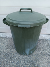 Garbage/Yardwaste Bin
