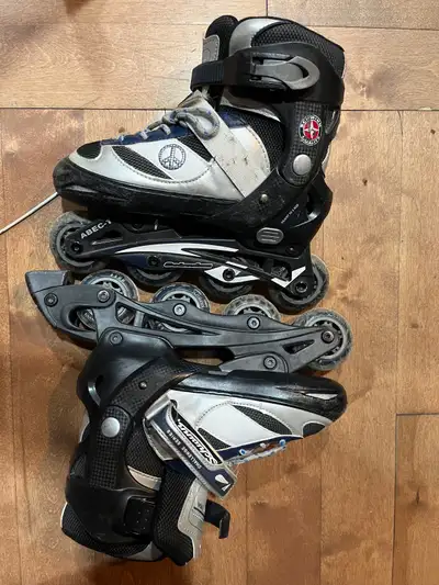 Patins à roues alignées de marque Schwinn challenge séries grandeur ajustable pointures 1-2-3-4. Peu...