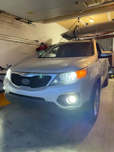Kia Sorento ex max trim Clean title Active status 185 000 km No rust V6 Store in garage all time New...