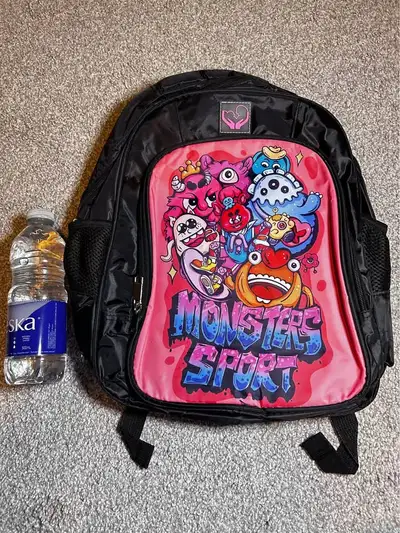 Pick up only,nearby Adelaide street and Huron street .No hold unless e-transfer.