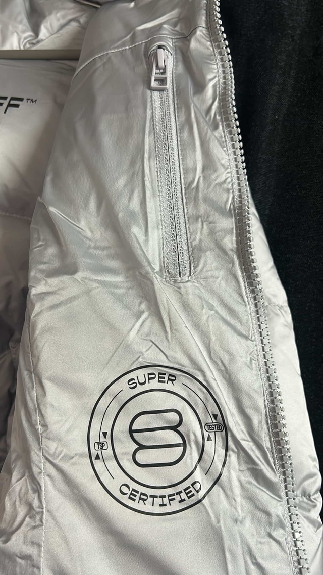 NEW Aritzia Super Snug Puff Satin Flex Jacket Large (fits M) in Women's - Tops & Outerwear in City of Toronto - Image 8