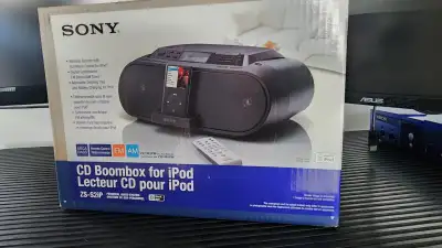 Sony ZS-S2iP CD-Player AM-FM Radio iPod Dock Stereo Boombox CD-R RW Playback New in the Box . New Op...