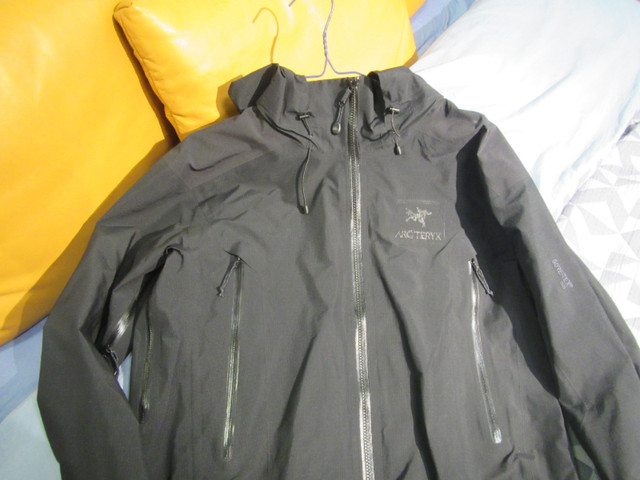 Arc'teryx Beta AR Gore-tex  Rain Jacket in Men's in City of Toronto