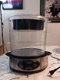 Like new 3 layer steamer