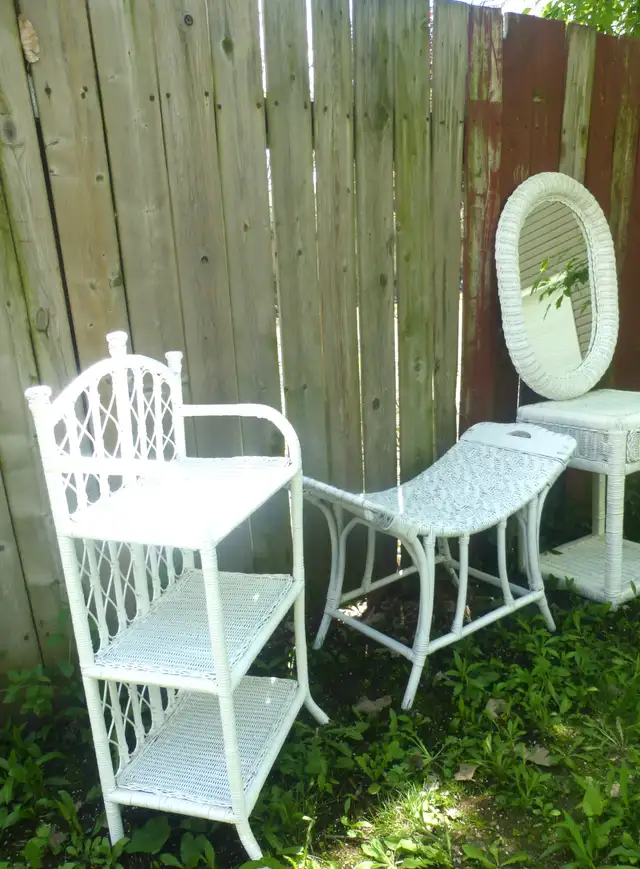 White WICKER FURNITURE Wicker Bench Table Mirror Shelf in Other Tables in St. Catharines - Image 3