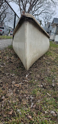 17ft canoe shell with square back (has 1 ft crack see pic)