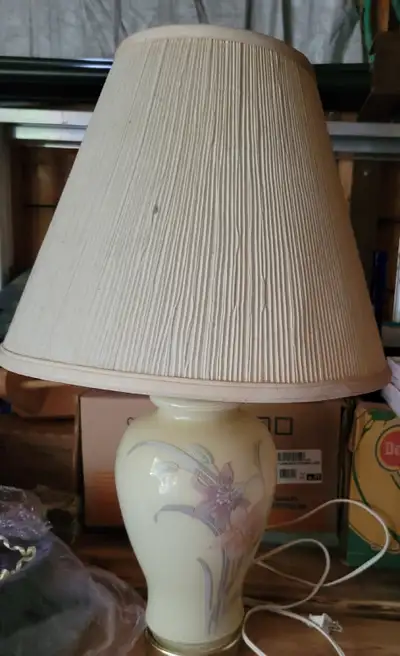 2 Vintage floral lamps, View more