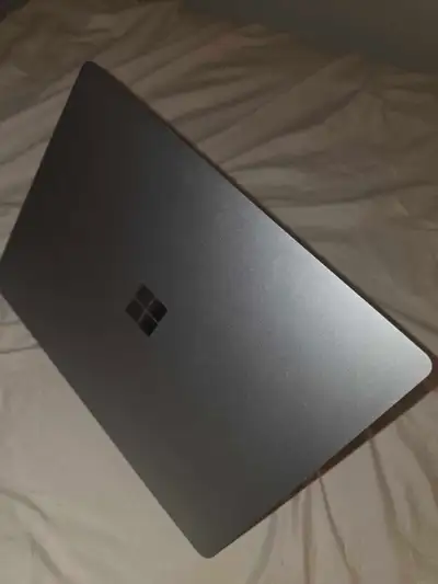 Microsoft Surface Laptop 3 – i5 / 8 Go RAM / SSD 256 Go, View more