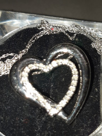 14K White Gold Hearth with Diamonds and Chain