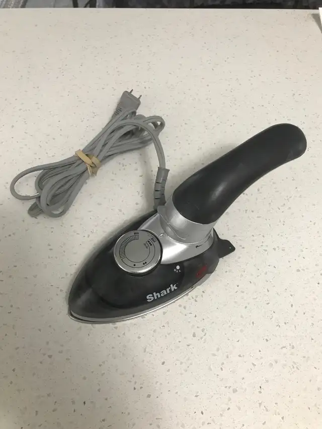 Travel Iron in Irons & Garment Steamers in Markham / York Region - Image 2