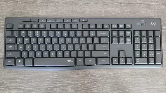 Logitech MK295 Wireless Mouse and Keyboard Combo (Silent Clicks)576039802246932482
