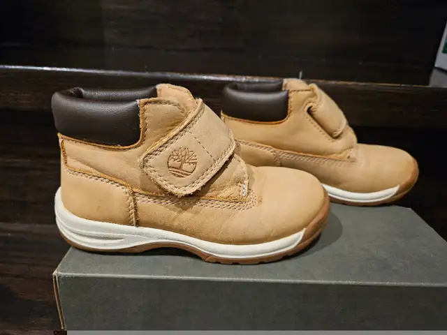 Kids Timberland Shoes / Boots size 8 in Kids & Youth in Markham / York Region - Image 4