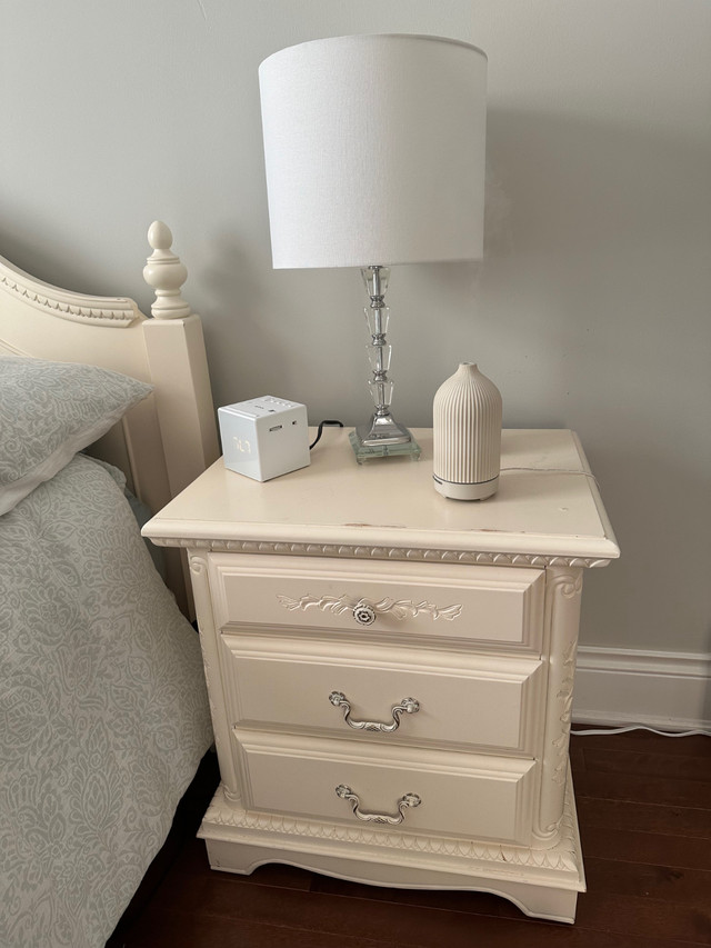 Bedroom Set in Beds & Mattresses in Markham / York Region - Image 2
