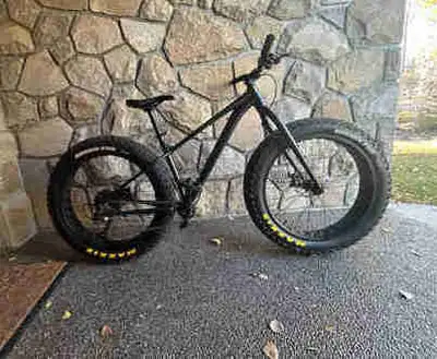 Rocky Mountain Blizzard 10 Fat Bike Excellent used condition 2020 model Size small Aluminum frame 26...
