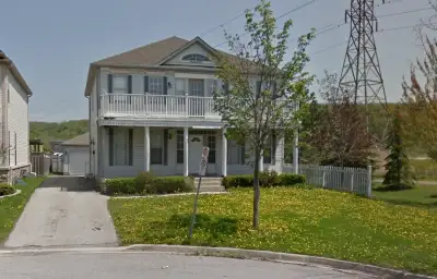 Address: Cole Crescent, Niagara-on-the-Lake, ON L0S 1J0 walking distance to niagara college niagara...