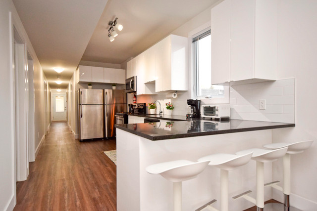 FEMALE PRIVATE BEDROOMs, Available NOW! near uOttawa in Room Rentals & Roommates in Ottawa