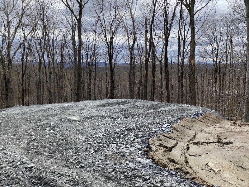 Terrain a Eastman près a construire zoné rt4 location court Terrains