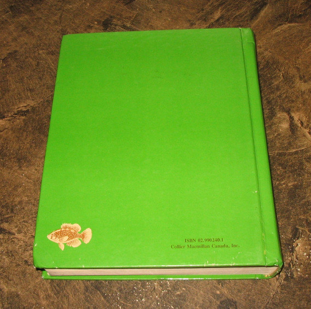 The Canadian Dictionary For Schools Hardcover Book in Textbooks in Belleville - Image 2