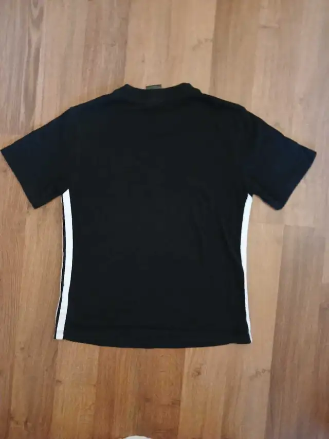 Adidas T-shirts in Women's - Tops & Outerwear in City of Halifax - Image 4