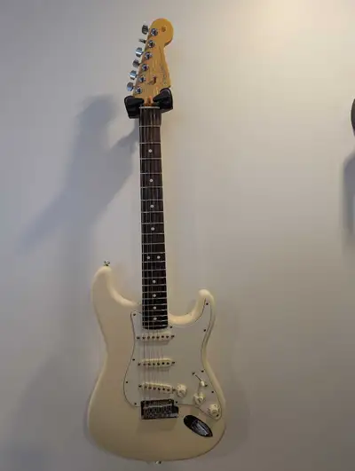 Fender Stratocaster American Standard, View more