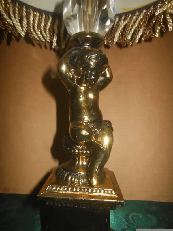 Vintage brass table lamp in Indoor Lighting & Fans in City of Montréal - Image 5