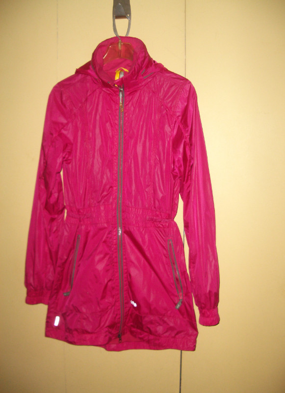 like new  LOLE  _ spring jacket wind  protect _ size S / P dans Femmes - Hauts et vêtements d'extérieur  à Ville de Montréal - Image 2