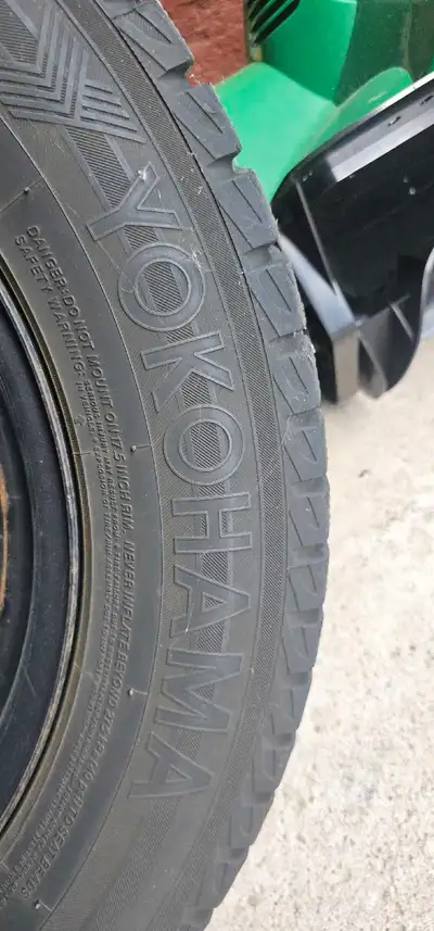 Like New --- 4 Winter Tires on 17" Steel Rims 225/65R17 – 5×127 Set of 4 winter tires mounted on ste...
