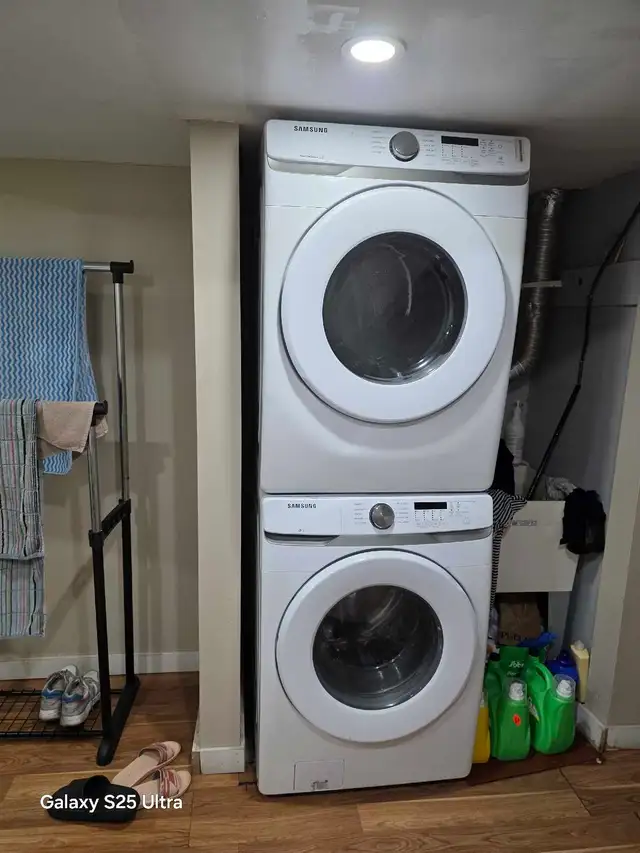 Accomodation avail for female in Brampton Basement from Oct 1