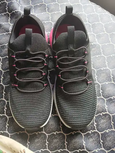 Women's shoes, View more