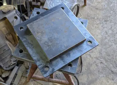 Metal plate / plaque de metal, View more