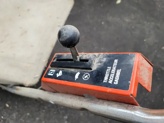 Toro 530 Push Gas Lawnmower in Lawnmowers & Leaf Blowers in Regina - Image 5