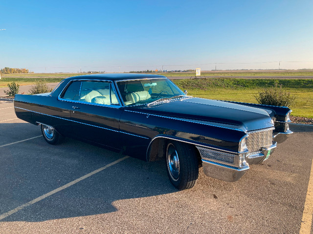 1965 Cadillac Coupe Deville in Classic Cars in Regina - Image 2