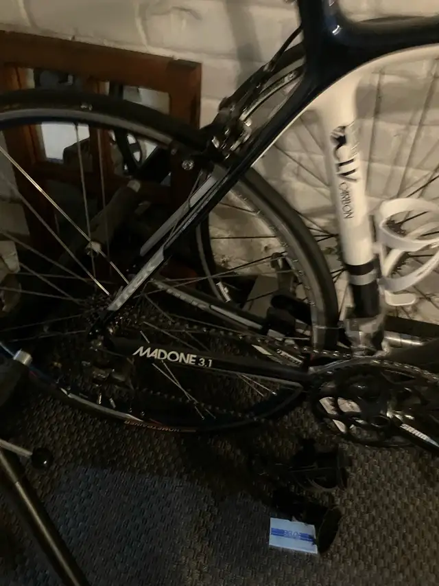 NO TRADES Trek  carbon fibre madone 3.1 bike in Road in City of Toronto - Image 4