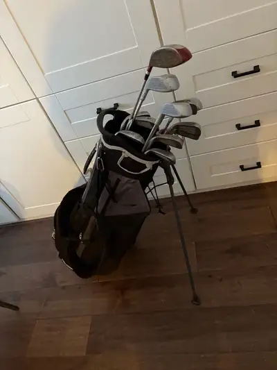 Women’s right golf set and bag , View more