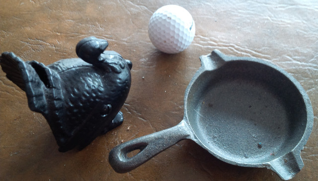 2 Heavy Cast-Iron Small Items, Turkey & Frying Pan Ashtray in Arts & Collectibles in Stratford - Image 2
