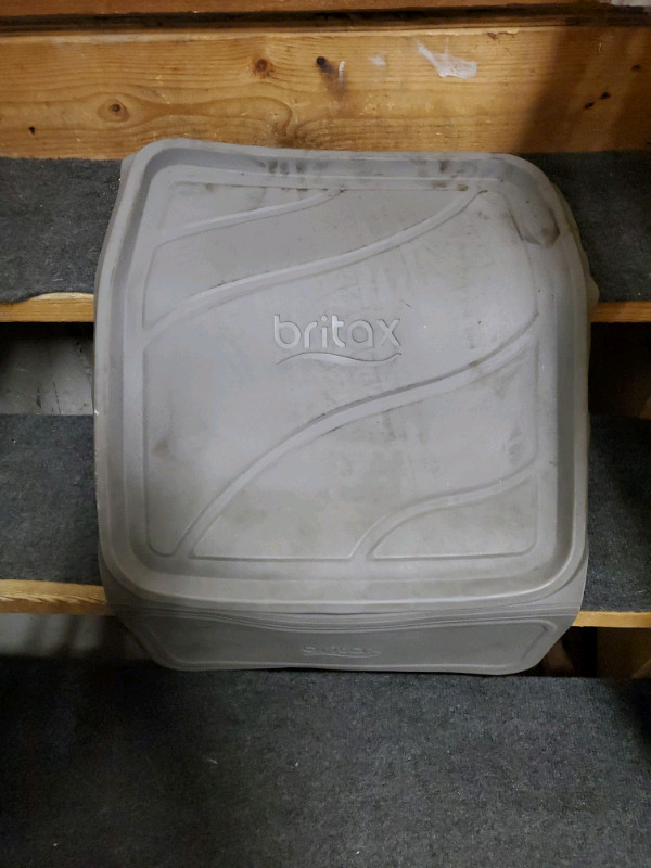 Britax Seat Protector for Baby Car Seat or Booster  dans Poussettes, porte-bébés et sièges d'auto  à Ville de Montréal