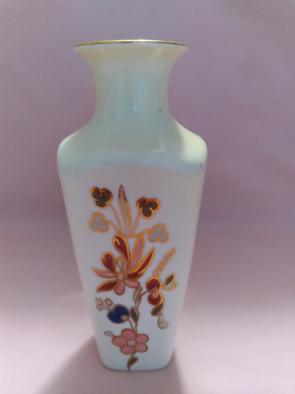 Vintage Zsolnay Hungary Bud Vase in Arts & Collectibles in Barrie