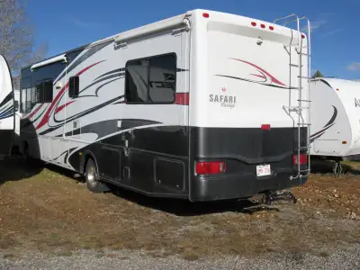 2009 Safari Passage, 31ft. class A Motor Home on a 2008 gasoline workhorse chassis; 3 slides, 172,80...